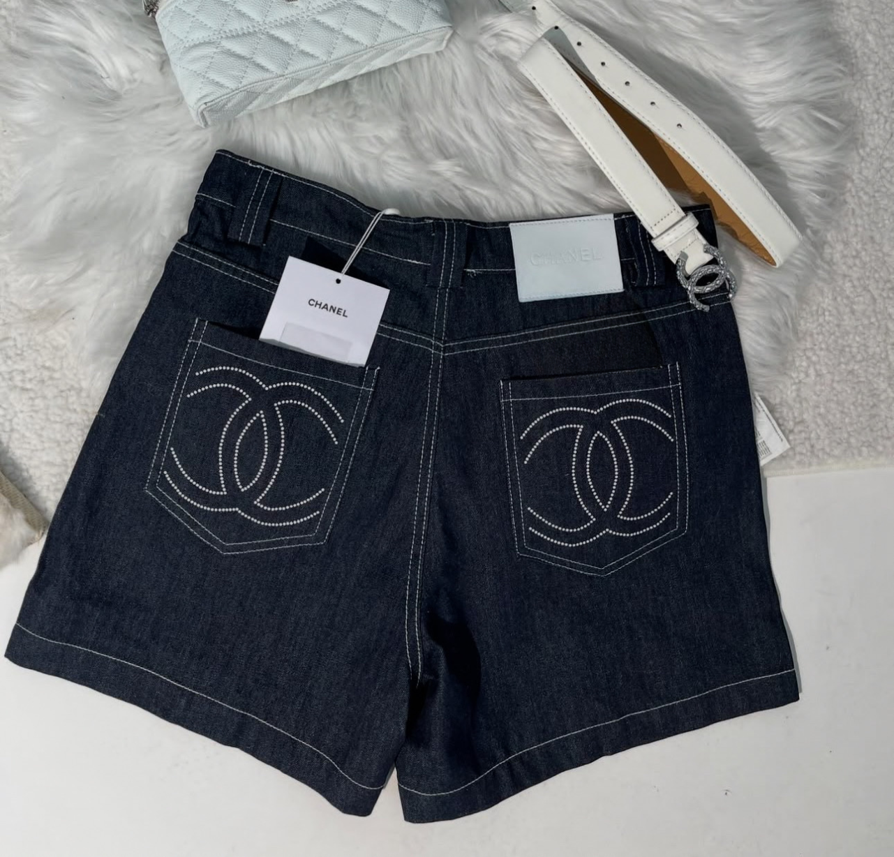 DUNKEL DENIM SHORTS