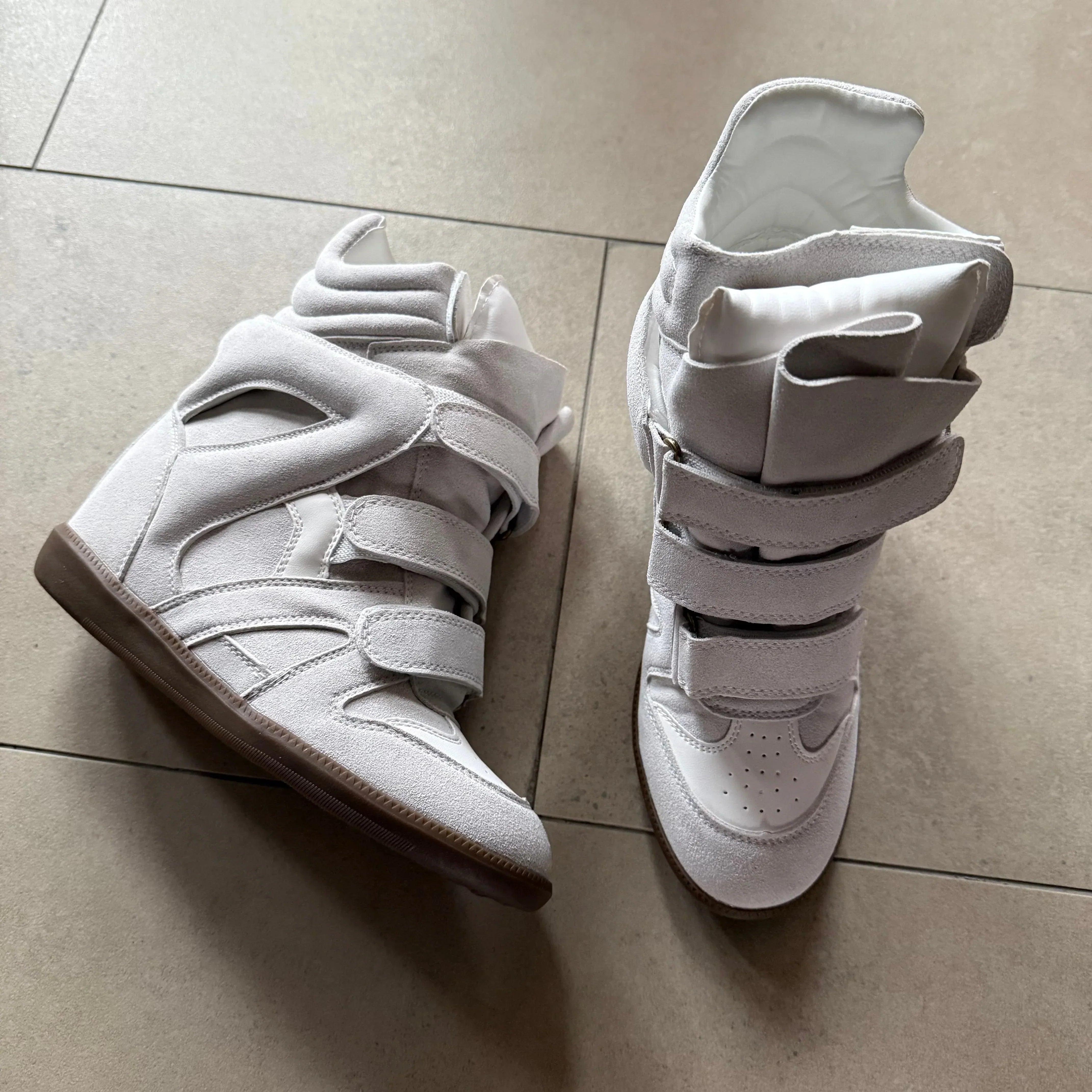 Sneaker White