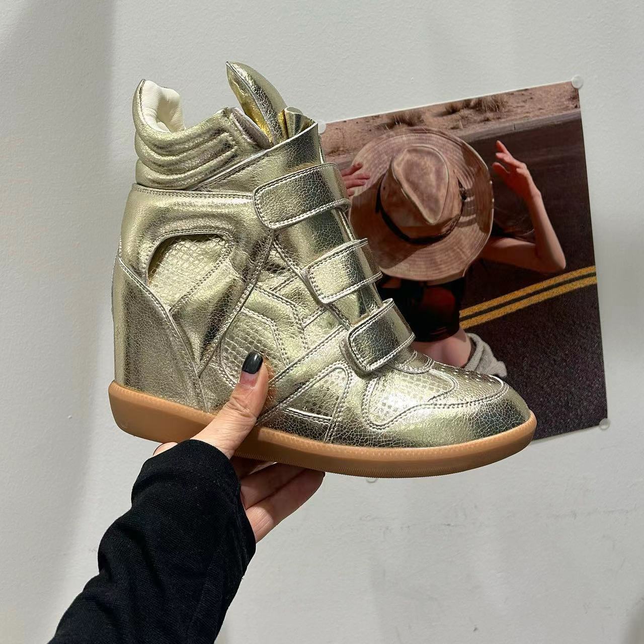 Sneaker Gold